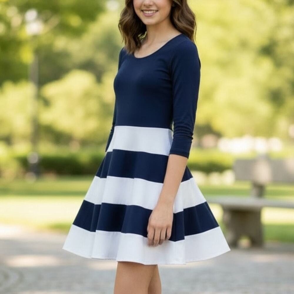 City Studios Dress Juniors Size S Navy Blue White Striped Skater Cocktail Dress‎ - Picture 3 of 10